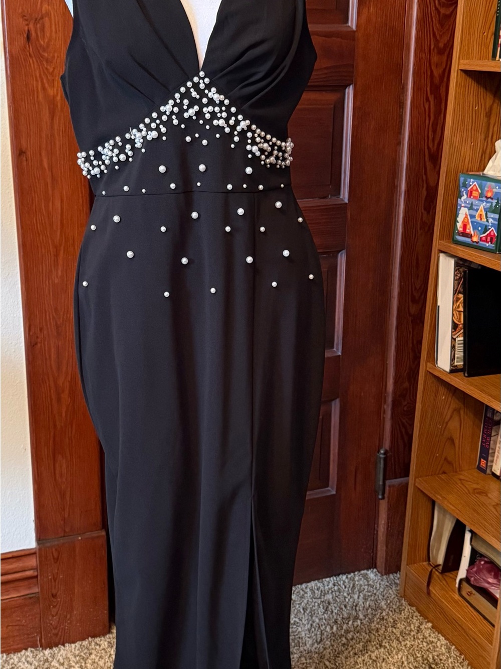 Elegant Black Pearl-Embellished Evening Dress/L